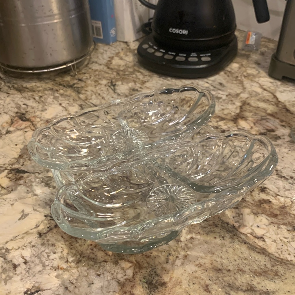 4 50’s RETRO MIDCENTURY VINTAGE PRESSED GLASS BANANA SPLIT DISHES